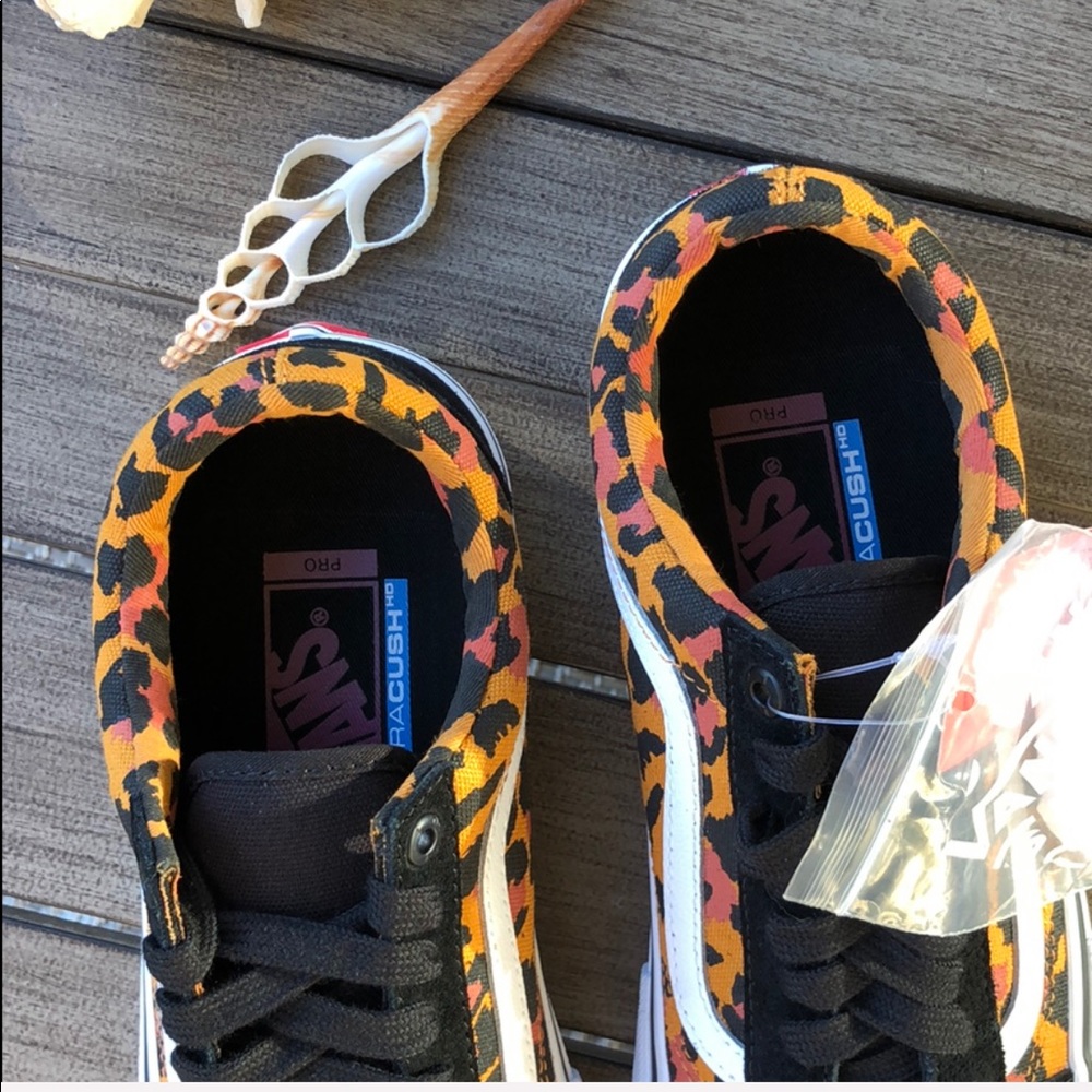 🌴🌼VANS- CHEETAH OLD SCHOOL SHOES🌼🌴 - Picture 4 of 12